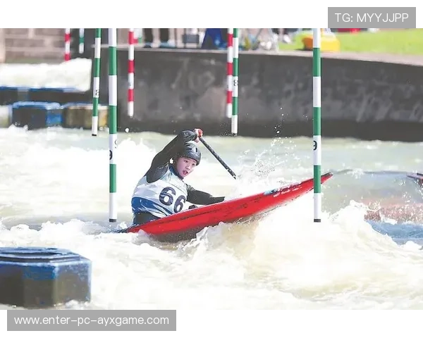 划艇赛最后划桨决定胜负，队员体能与意志受检验
